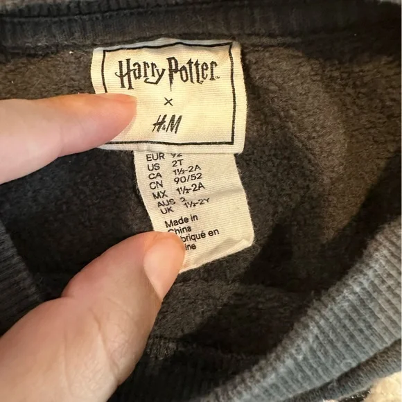 Harry Potter x H&M Hogwarts Hedwig Sweater 2T - Picture 4 of 5
